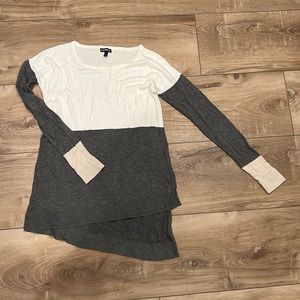 Light weight asymmetrical hem sweater